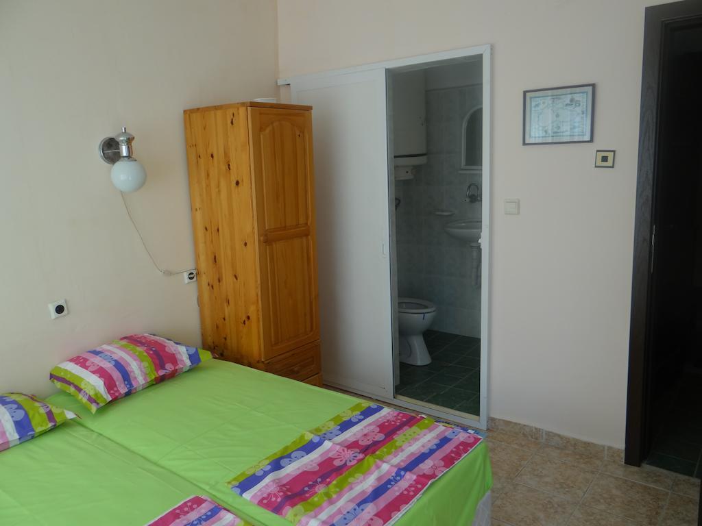 Rosi Guest House Lozenets Quarto foto